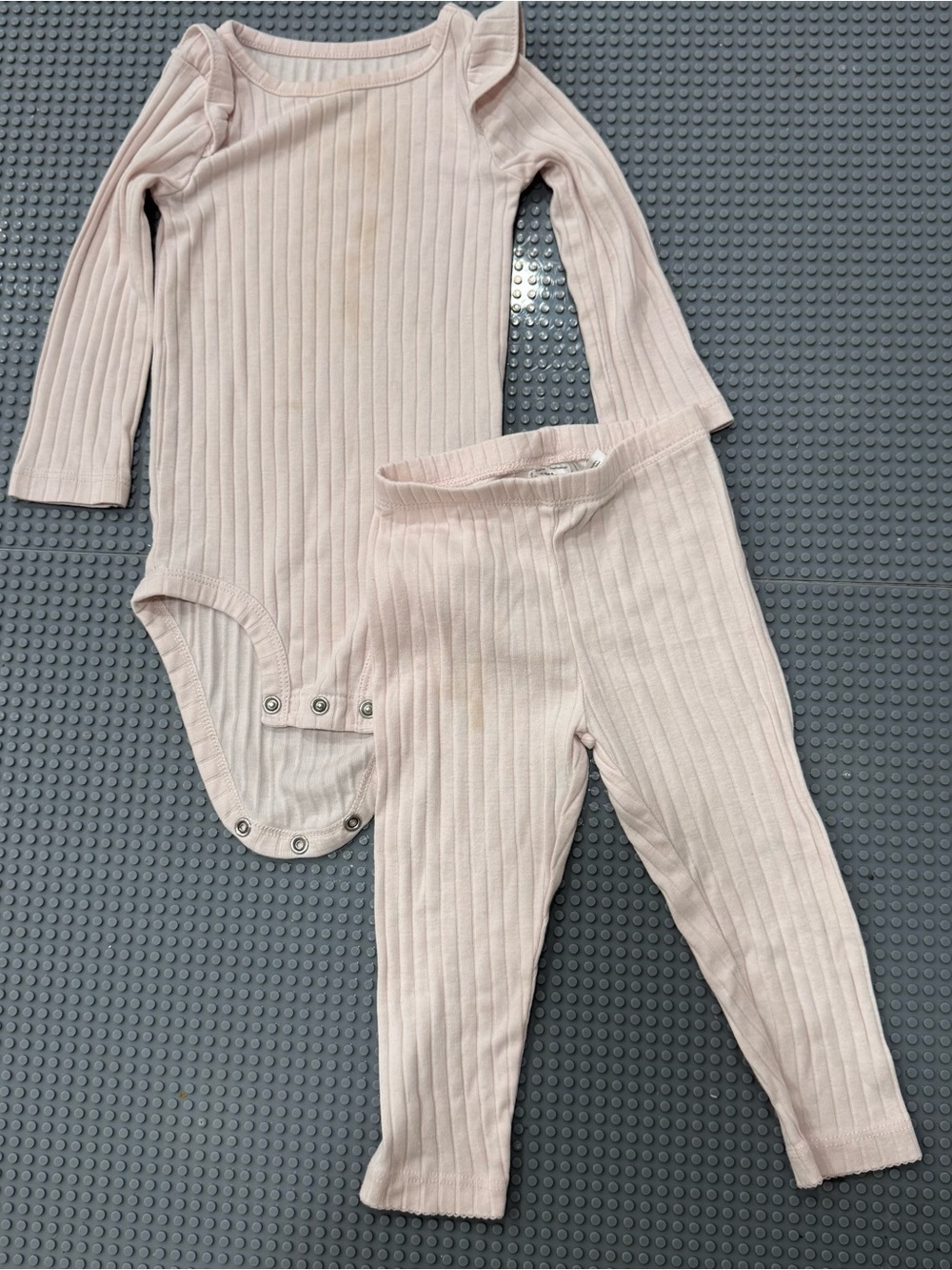 Carter’s long sleeve top with pants size 12month